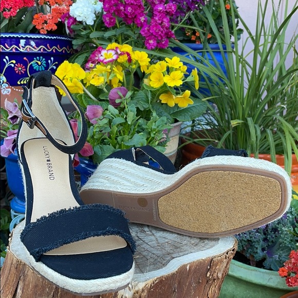 New Lucky Brand Shabby Canvas Raw Edge Wedge Heel Sandals - Picture 12 of 13